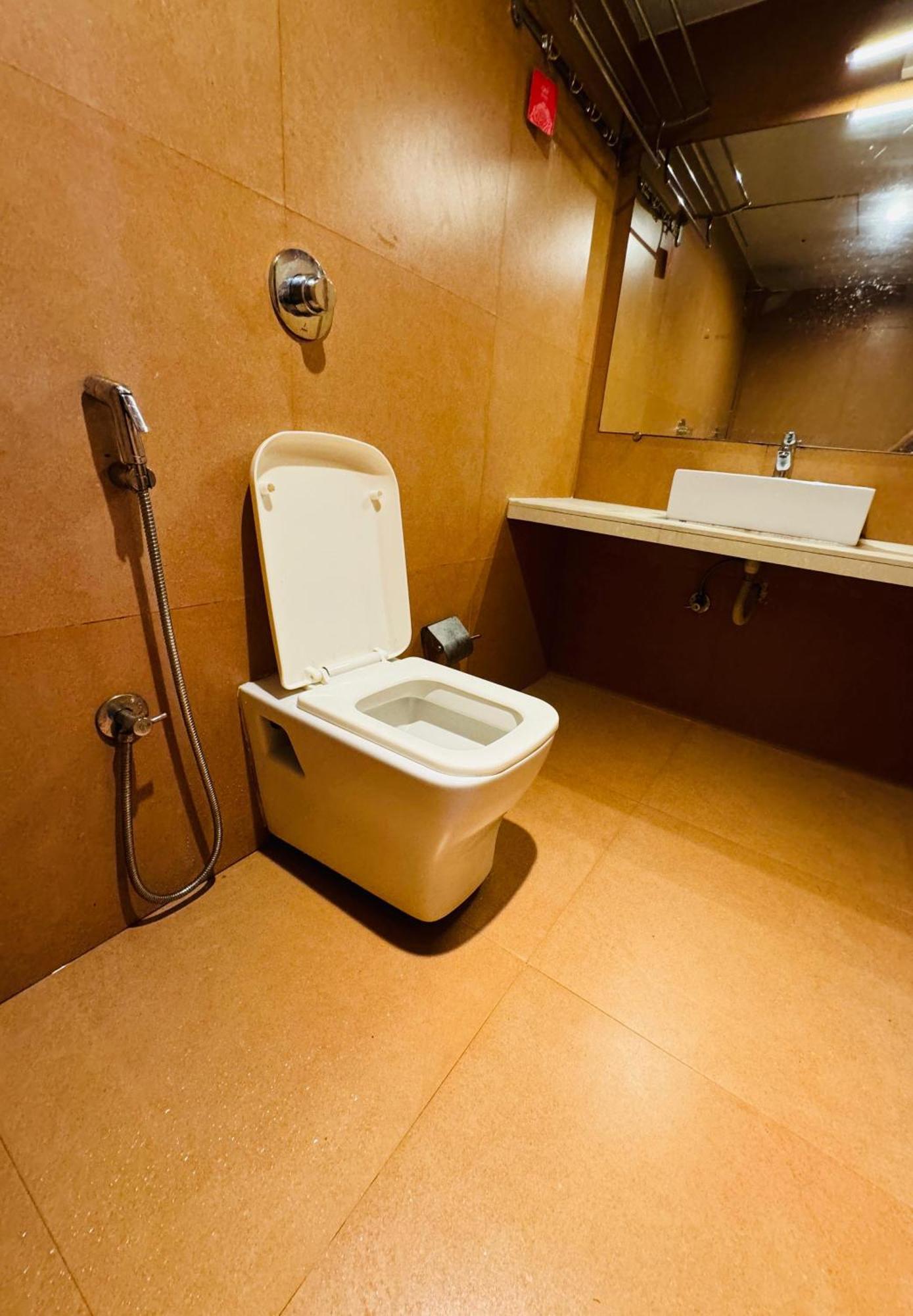 Hotel Aflon Midc Andheri East มุมไบ ภายนอก รูปภาพ