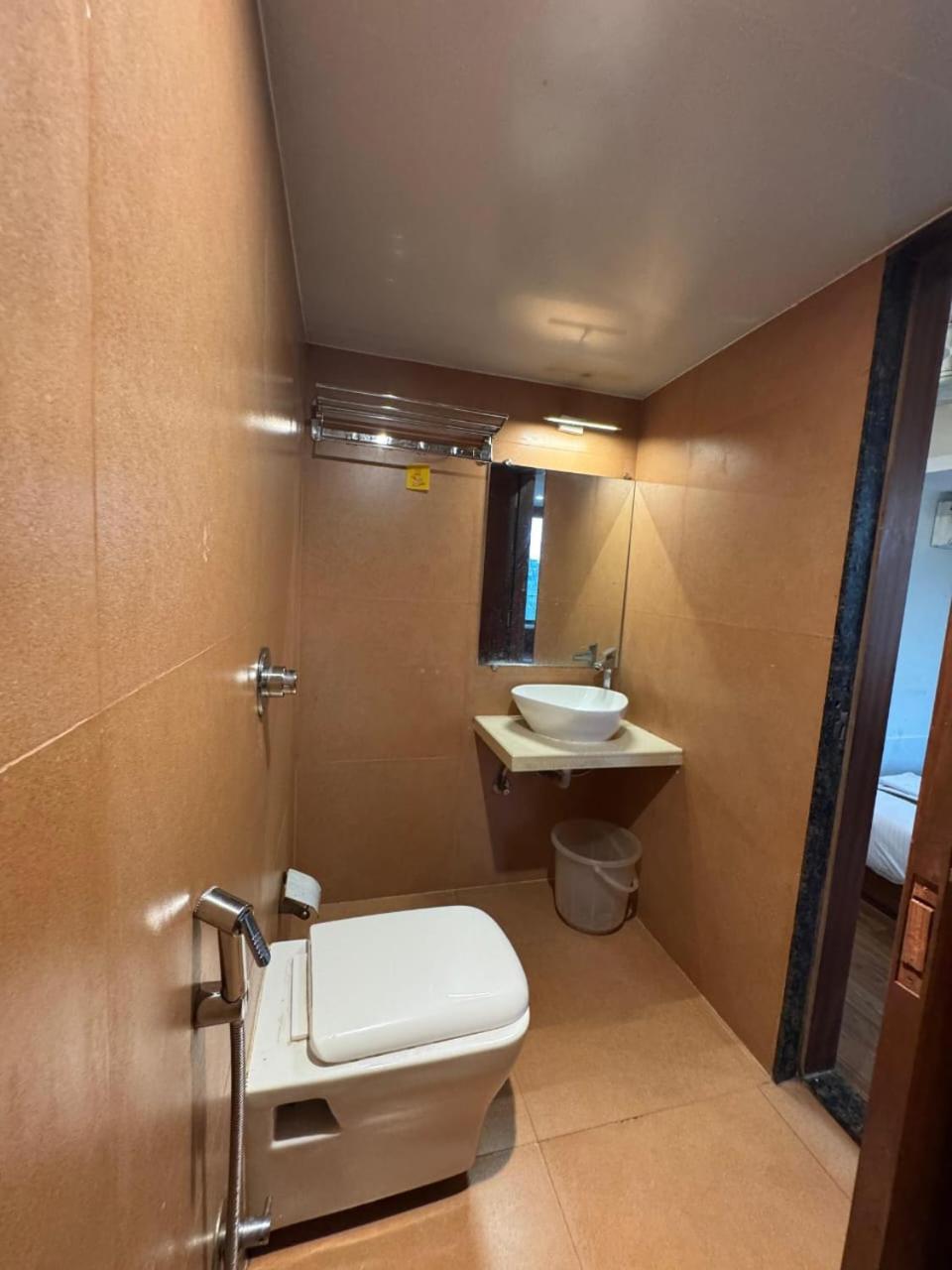 Hotel Aflon Midc Andheri East มุมไบ ภายนอก รูปภาพ