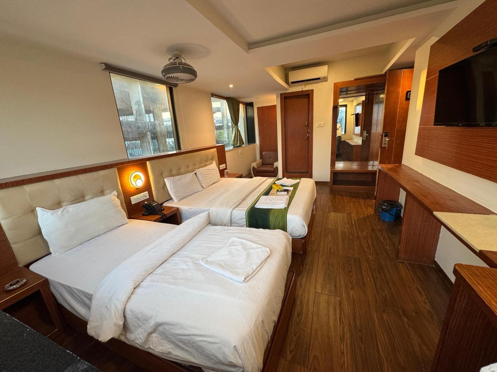 Hotel Aflon Midc Andheri East มุมไบ ภายนอก รูปภาพ